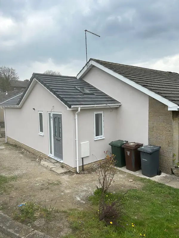 mushroom silicone finish - Clayton (Bradford)